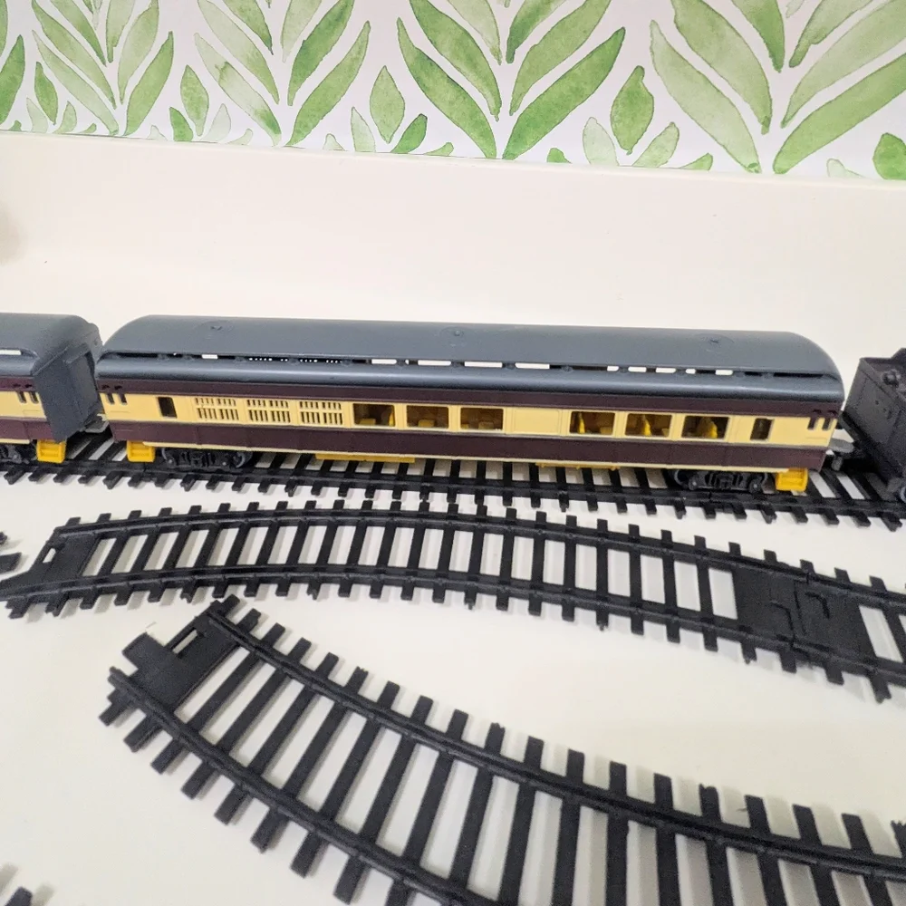 Train Parts without Engine - Picture 10 of 11